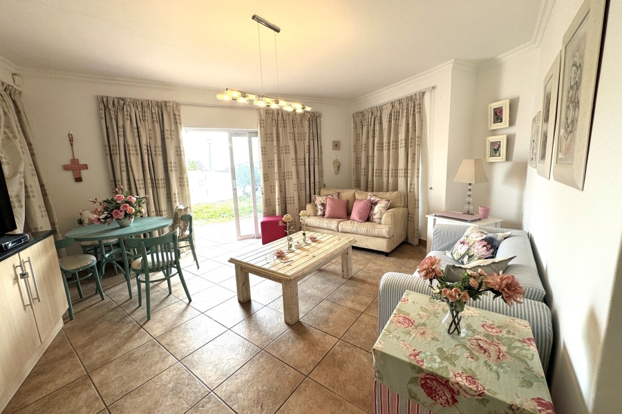 6 Bedroom Property for Sale in Myburgh Park Western Cape
